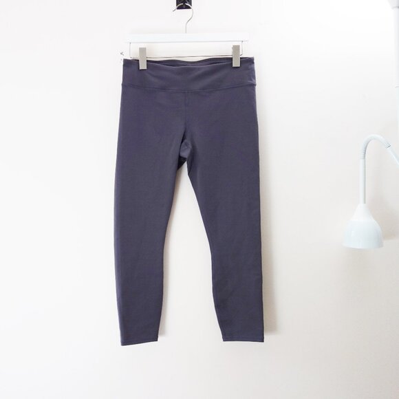 Fabletics Salar Solid Powerhold Capri Leggings Size (M) Grey tone purple - Picture 1 of 5